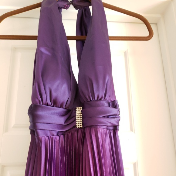 Dress - Picture 4 of 8